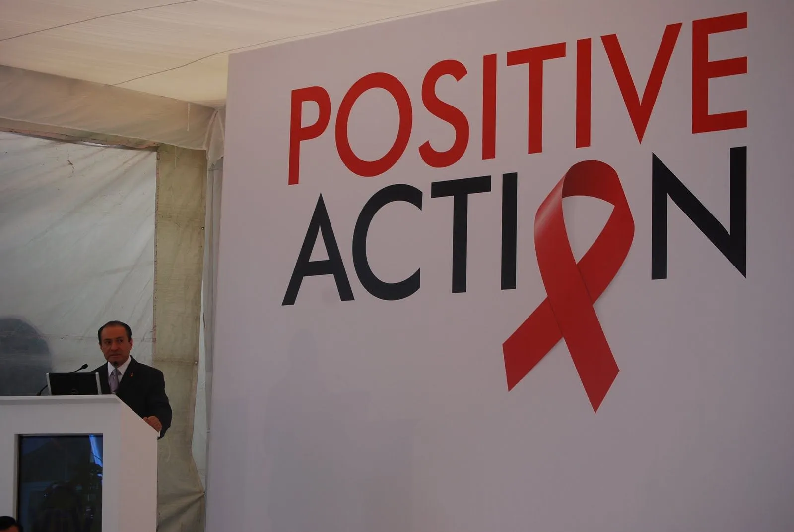 Condomóvil: Impulsan “acciones positivas” contra el VIH a través ... Condomóvil: Impulsan “acciones positivas” contra el VIH a través ...