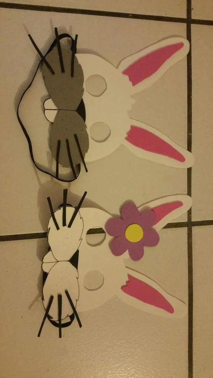 Conejita y conejito en foami (mascaras ) | Wall clock, Clock, Decor Conejita y conejito en foami (mascaras ) | Wall clock, Clock, Decor