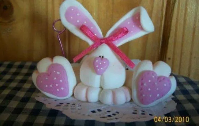 conejo elaborado en porcelana fria | porcelana fria | Pinterest