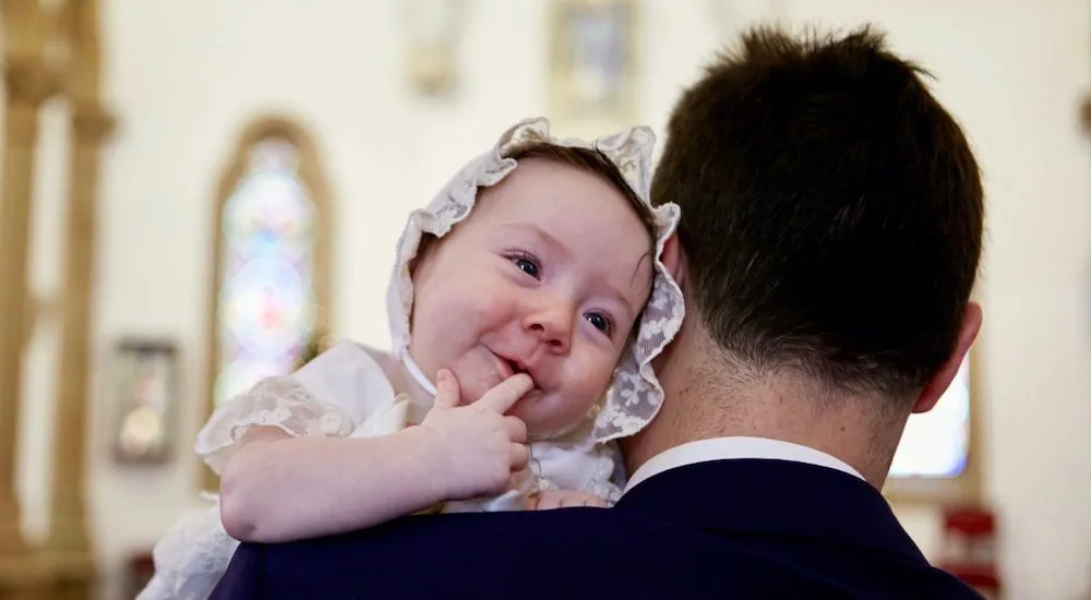 5 conjuntos reales de bautizo de bebé | Fotos de bautizos reales