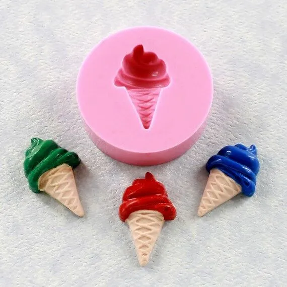 Cono de helado kawaii Mini molde miniatura alimentos por MoldMuse Cono de helado kawaii Mini molde miniatura alimentos por MoldMuse
