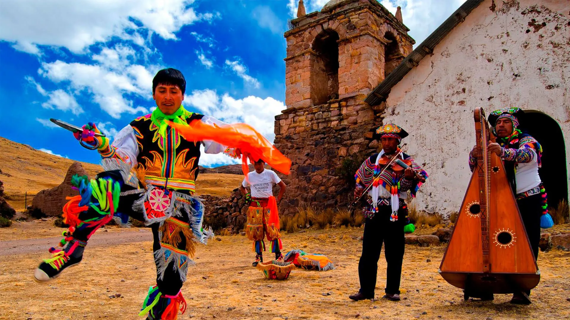 Conoce las danzas más tradicionales y coloridas del Perú Conoce las danzas más tradicionales y coloridas del Perú