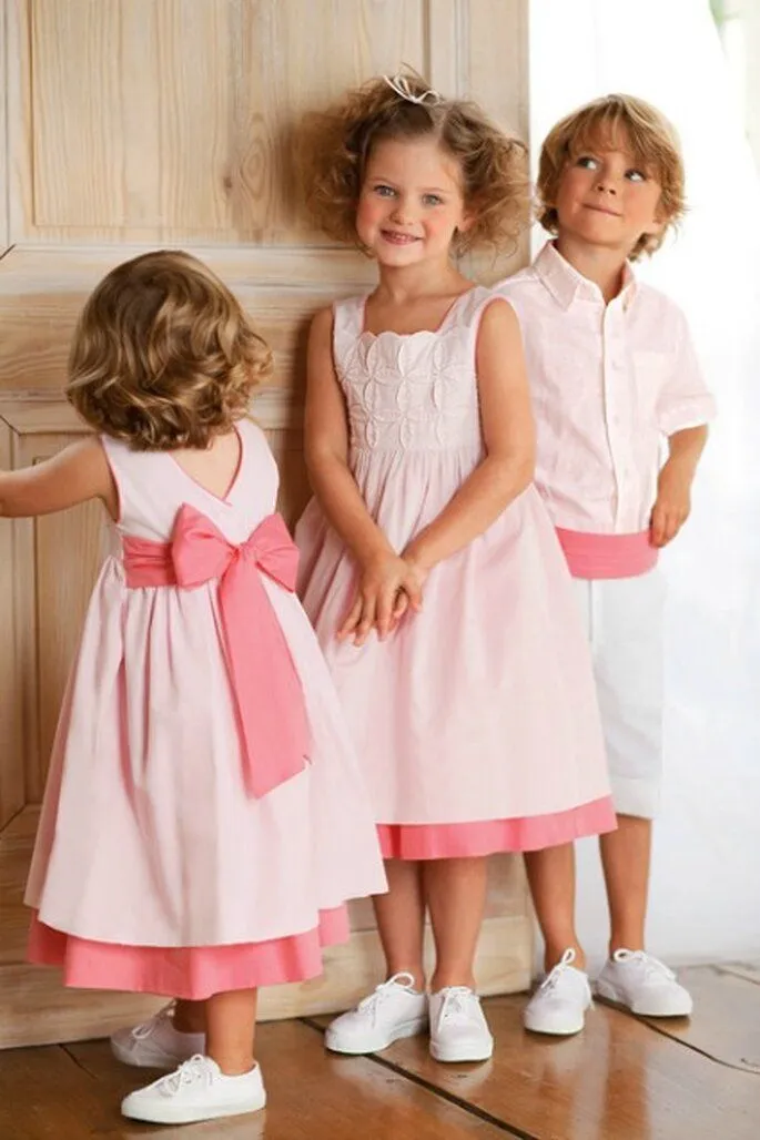 Consejos básicos para elegir los vestidos de los pajecitos y pajecitas Consejos básicos para elegir los vestidos de los pajecitos y pajecitas