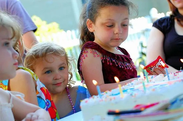7 consejos para hacer fotografías de cumpleaños - tuexperto.com 7 consejos para hacer fotografías de cumpleaños - tuexperto.com