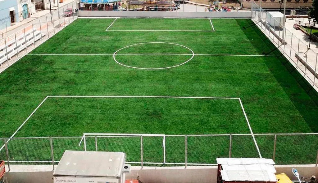 Construcción de Cancha de Fútbol 7 con Pasto sintético - Marcopark