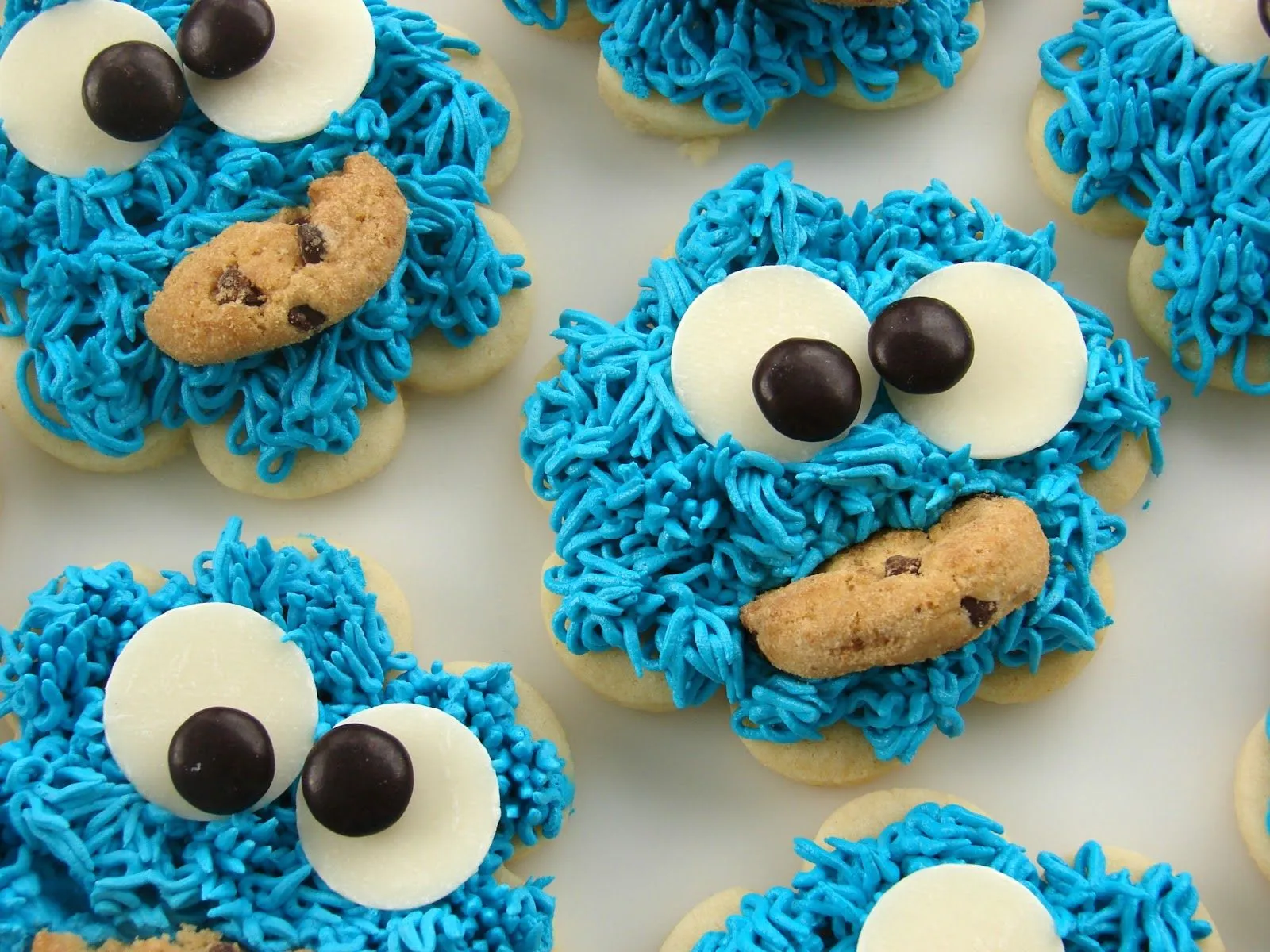 Cookie Monster Cookies Recipe and Tutorial | In Katrina's Kitchen