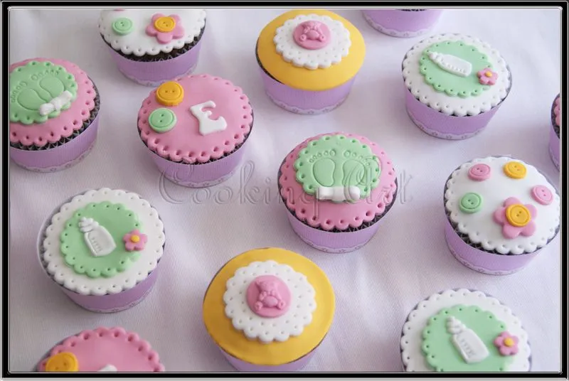 CUPCAKES DE COLORES PARA BAUTIZO | Tartas Fondant Zaragoza ...