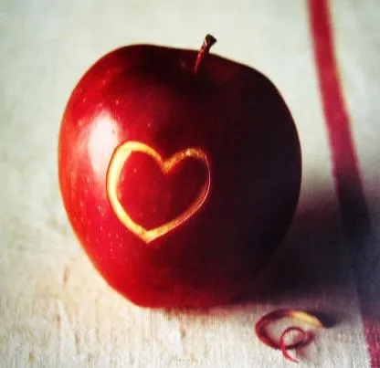 ... la copa de un manzano con la intension de alcanzar una manzana pero ... la copa de un manzano con la intension de alcanzar una manzana pero
