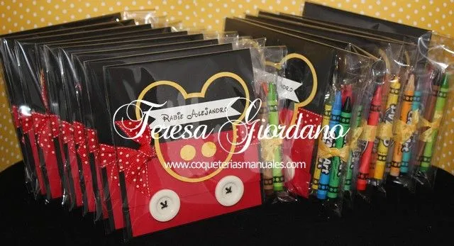 COQUETERIAS MANUALES: LIBROS PARA COLOREAR DE MICKEY MOUSE