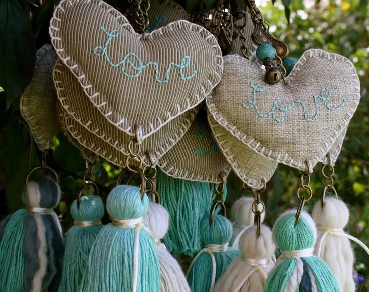 corazones para colgar | La vida color pompón | Pinterest | Colors ...