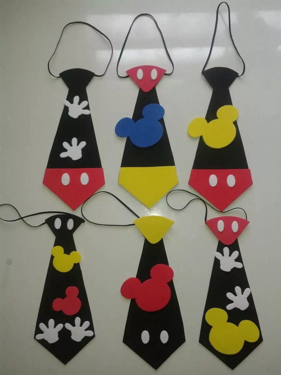 Corbatas en foami