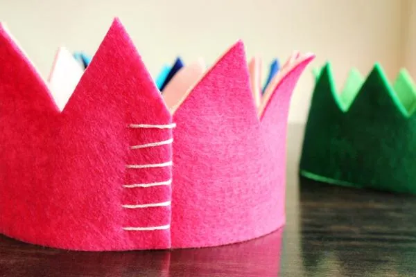 como hacer una corona | Aprender manualidades es facilisimo.com como hacer una corona | Aprender manualidades es facilisimo.com
