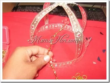 Cómo hacer una Corona para Reynas | Bisutería - Manualidades MamaFlor Cómo hacer una Corona para Reynas | Bisutería - Manualidades MamaFlor