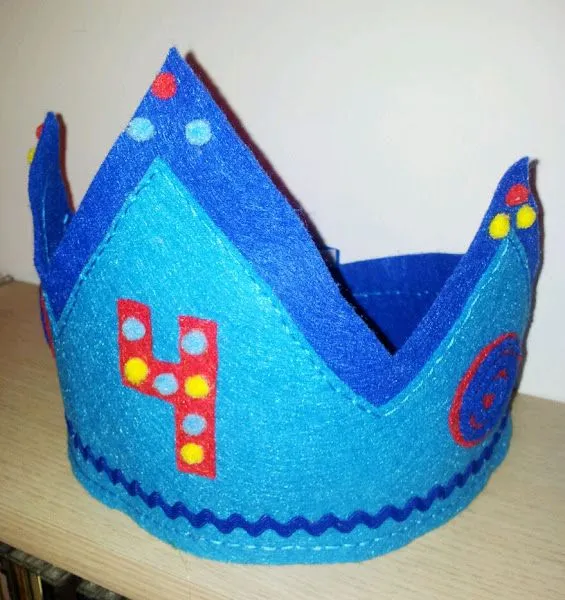 coronas de fieltro | Aprender manualidades es facilisimo. coronas de fieltro | Aprender manualidades es facilisimo.