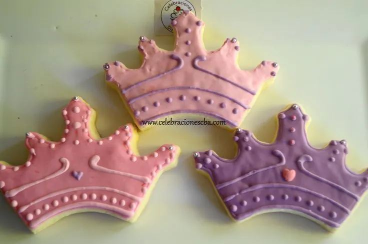 Coronas de Princesa en lila y rosa. www.celebracionescba.com.ar ...