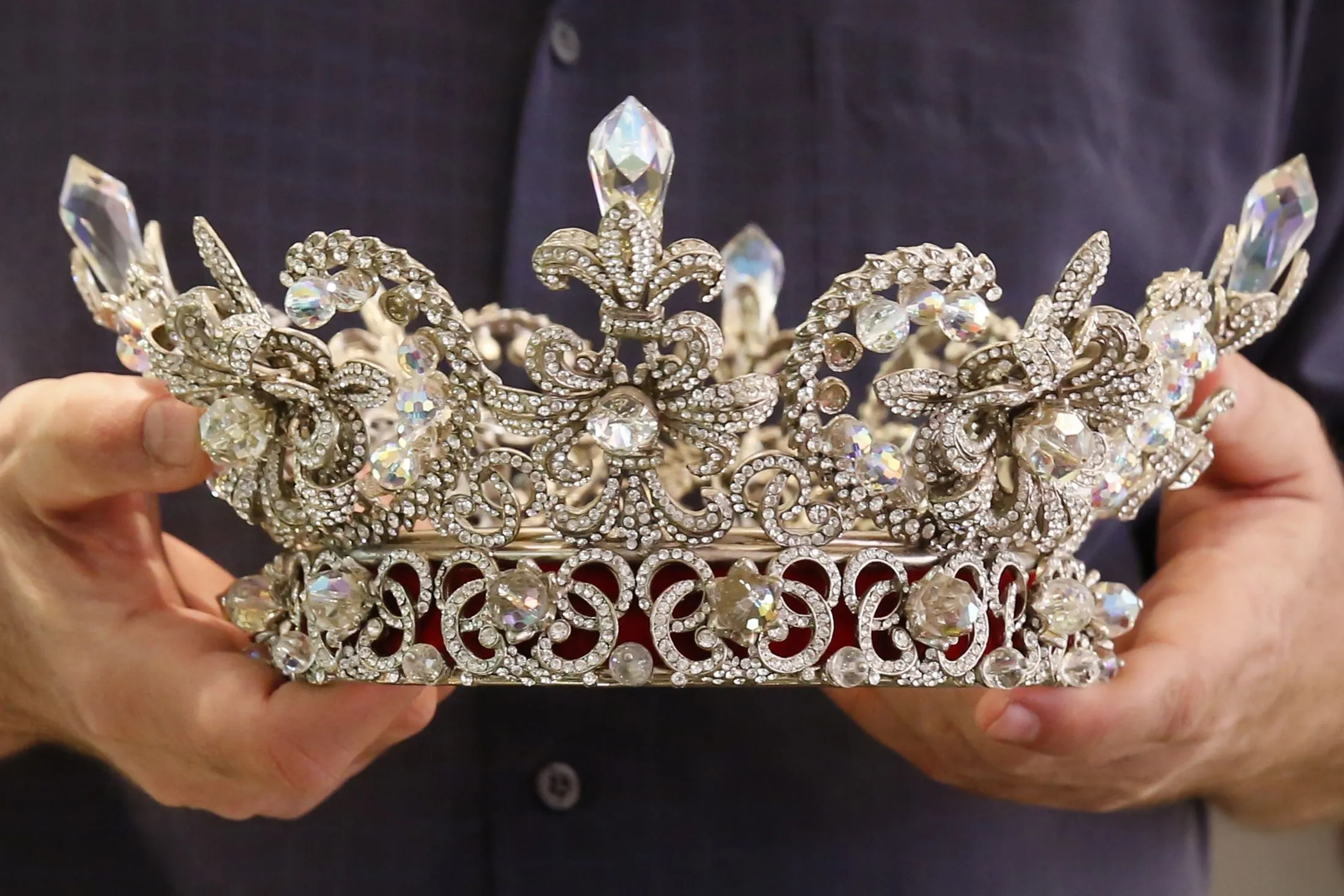 coronas de reinas - Buscar con Google | Coronas / Crowns ... coronas de reinas - Buscar con Google | Coronas / Crowns ...