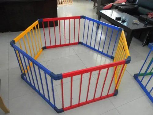 Corralitos de madera para los niños o del animal doméstico-Juegos ...