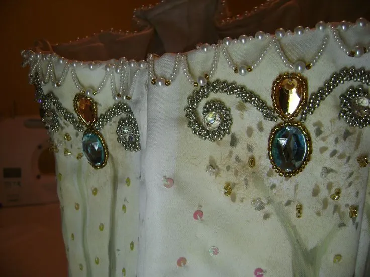 Corset bordado en piedras y cristales. | Novias- 15 Años- Bat ... Corset bordado en piedras y cristales. | Novias- 15 Años- Bat ...