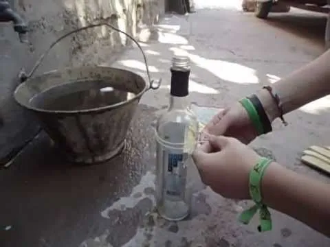 como cortar botella de vidrio con hilo - YouTube