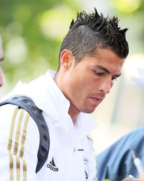 Corte de cabello de cristiano ronaldo 2013 - Imagui Corte de cabello de cristiano ronaldo 2013 - Imagui