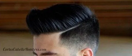 CORTE DE CABELLO CON LINEA A UN LADO