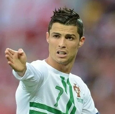 Corte de pelo de cristiano ronaldo de perfil - Imagui