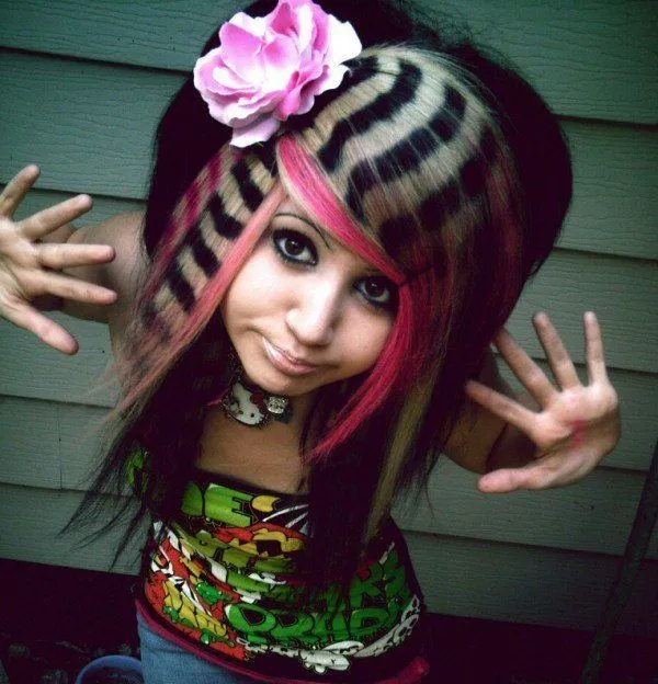 Cortes de cabello y peinados Emo para chicas 2015 - ModaEllas.com
