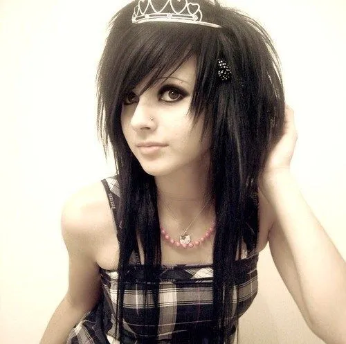 Blogmujeres - Cortes de pelo y peinados EMO para mujeres