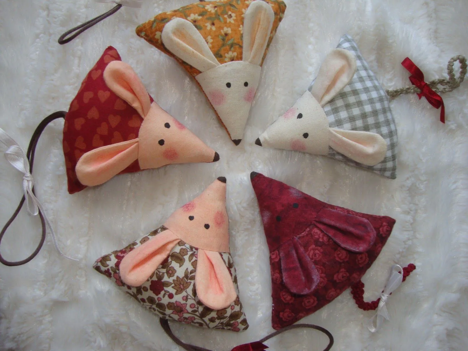 Cosiendo y cantando con Blanca: algunos mini detalles ..