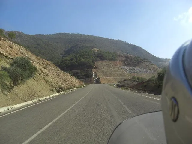 La costa del RIF (Marruecos). Estrenando la nueva carretera La costa del RIF (Marruecos). Estrenando la nueva carretera
