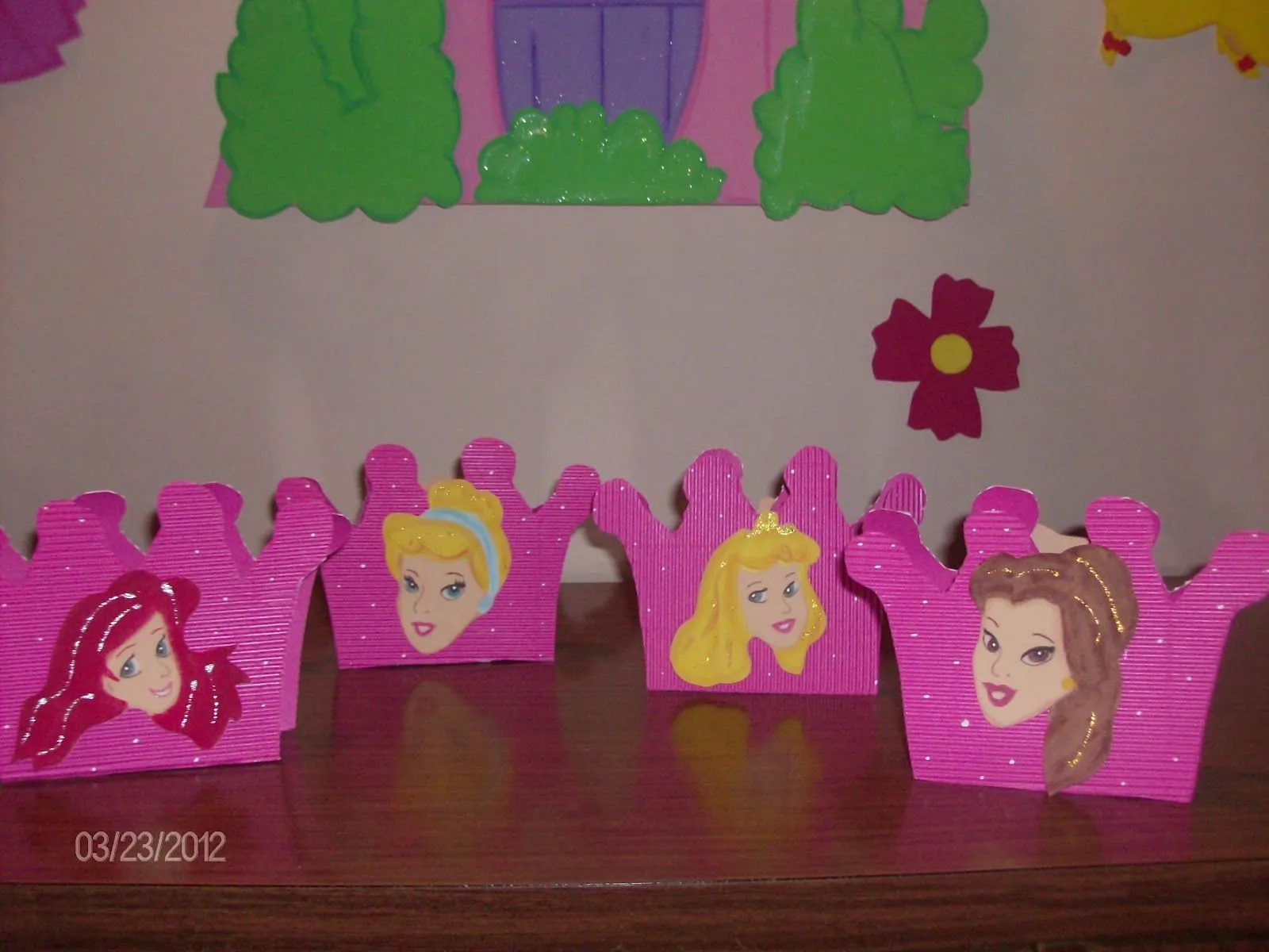 COTILLÓN PARA FIESTAS INFANTILES.: servilleteros
