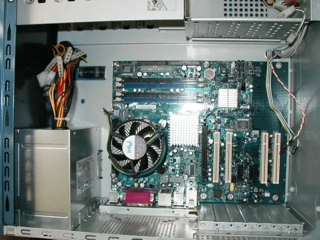 Cpu por dentro con sus nombres - Imagui