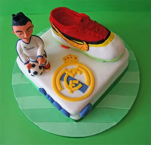 CR7, su bota, el Real Madrid y… ah! Si… un pastel, no ... CR7, su bota, el Real Madrid y… ah! Si… un pastel, no ...