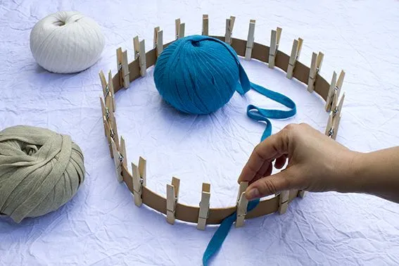 Craft Lovers ♥ Bolsa en telar circular por Paseando Hilos - Lanas ... Craft Lovers ♥ Bolsa en telar circular por Paseando Hilos - Lanas ...