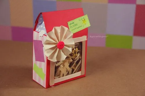 Craftingeek*: Cajita Sorpresa - Guarda tu regalo en esta caja con ... Craftingeek*: Cajita Sorpresa - Guarda tu regalo en esta caja con ...