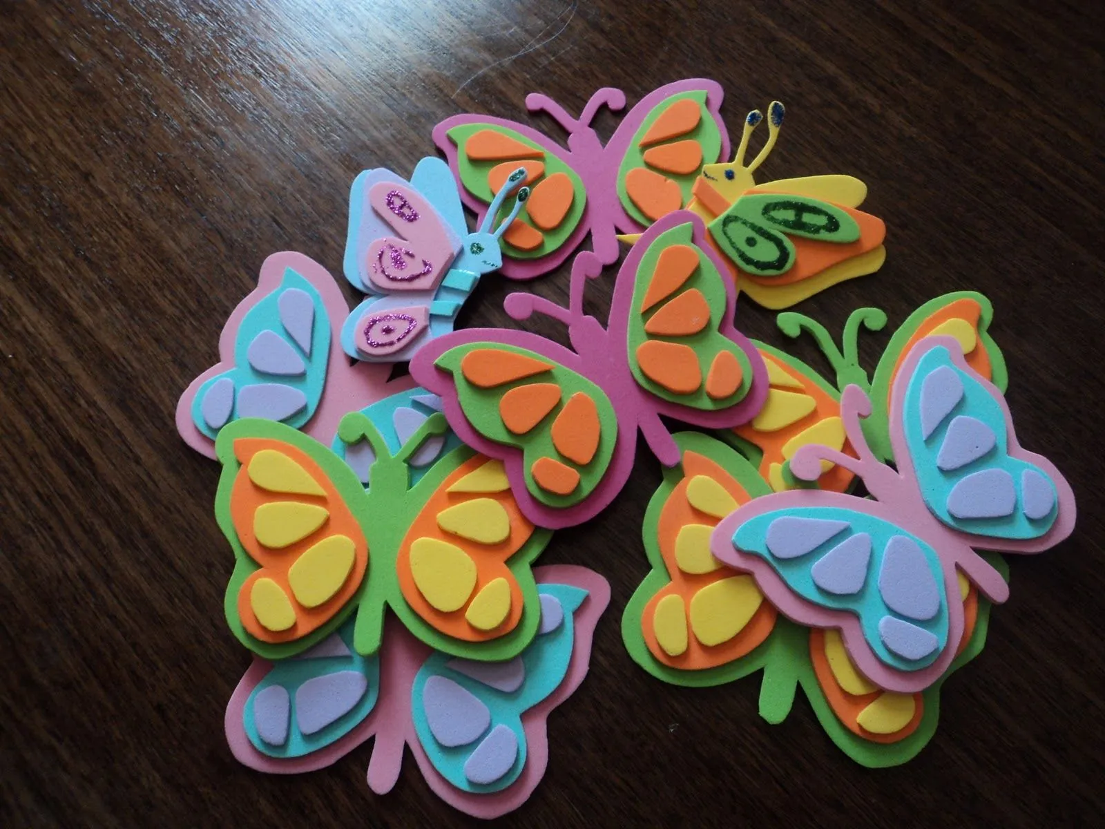 Crea Fácil: MARIPOSAS DE GOMA EVA