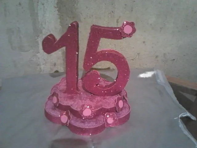 CREACIONES ABRIIL: CENTRO DE MESA PARA 15 AÑOS ,ECHO EN ESPUMA Y ...