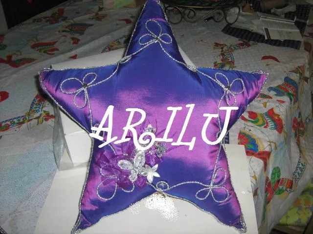 CREACIONES ARILU: COJIN PARA 15 AÑOS