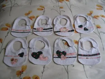 Creaciones Artisticas Nessy: BABEROS PARA REGALAR