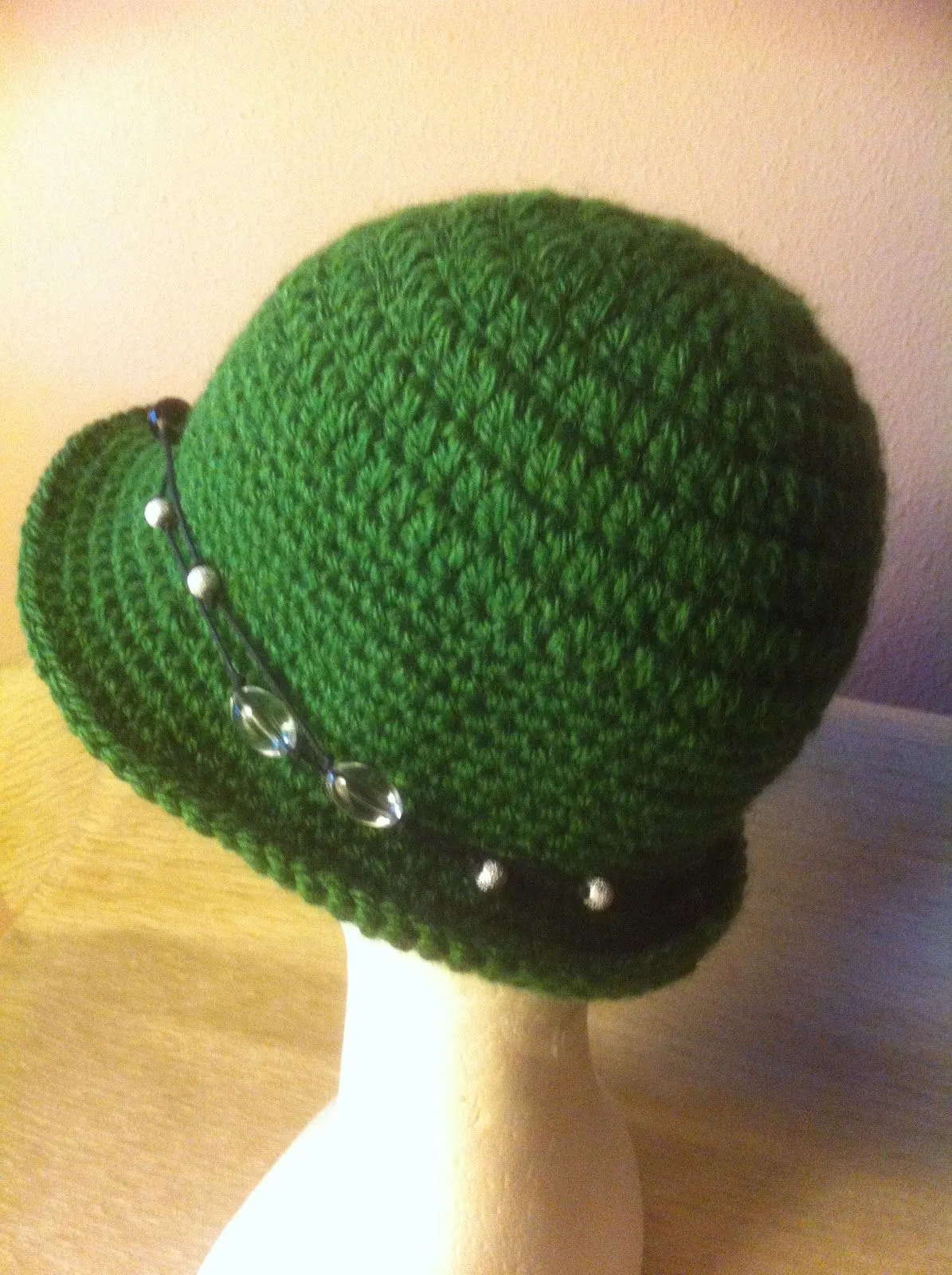 CREACIONES CROCHET- Marisa Gerardi: GORRO VERDE BOTELLA CON ADORNOS CREACIONES CROCHET- Marisa Gerardi: GORRO VERDE BOTELLA CON ADORNOS