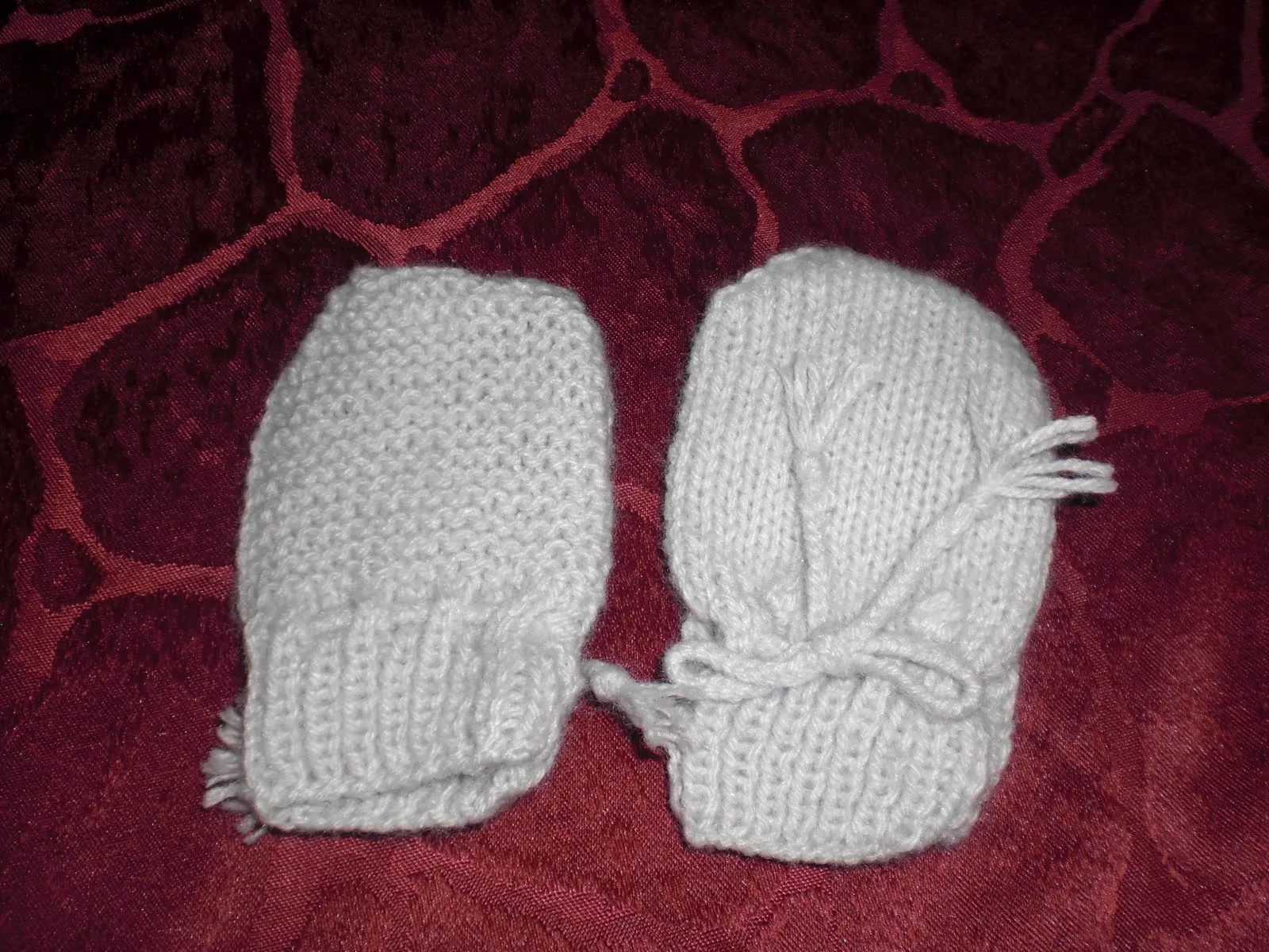 Creaciones Ika: Conjunto manoplas, bufanda y gorro Creaciones Ika: Conjunto manoplas, bufanda y gorro