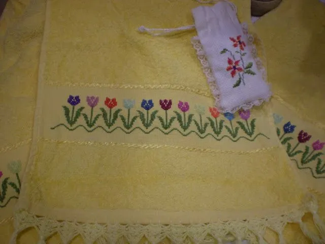 CREACIONES Y MANUALIDADES DE MARIBEL: TOALLAS DE PUNTO DE CRUZ Y ... CREACIONES Y MANUALIDADES DE MARIBEL: TOALLAS DE PUNTO DE CRUZ Y ...