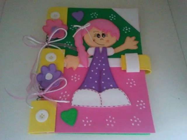 Creaciones Naxi: cuadernos decorados en goma eva Creaciones Naxi: cuadernos decorados en goma eva