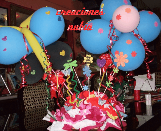 CREACIONES NUBIA: CENTROS DE MESA CON GLOBOS Y FLORES CREACIONES NUBIA: CENTROS DE MESA CON GLOBOS Y FLORES