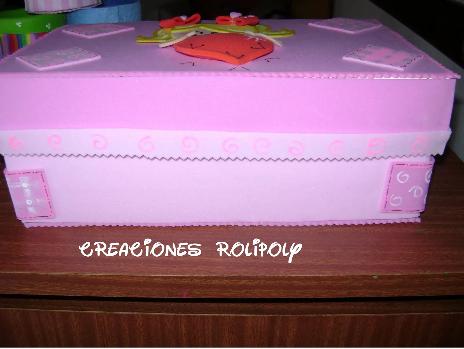 creaciones rolipoly: CAJA RECICLADA , FORRADA Y DECORADA EN GOMA EVA creaciones rolipoly: CAJA RECICLADA , FORRADA Y DECORADA EN GOMA EVA