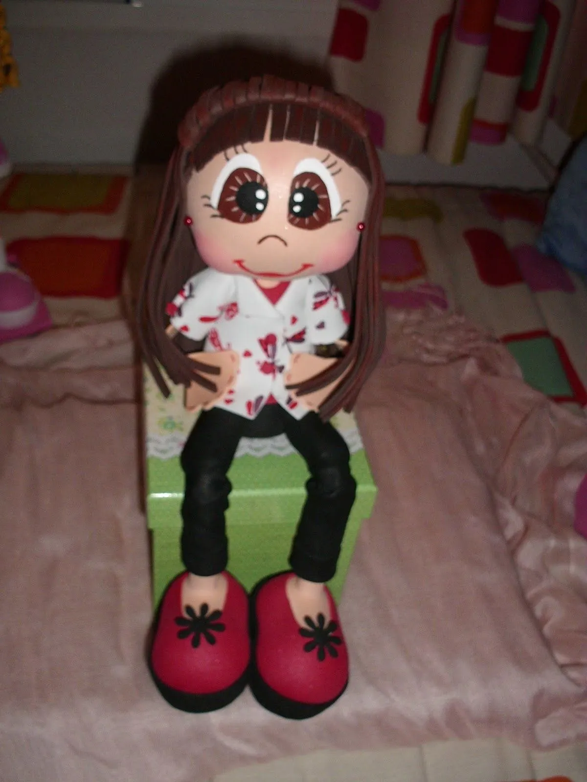 Creaciones La Rubia: Fofuchas sentadas en una caja Creaciones La Rubia: Fofuchas sentadas en una caja