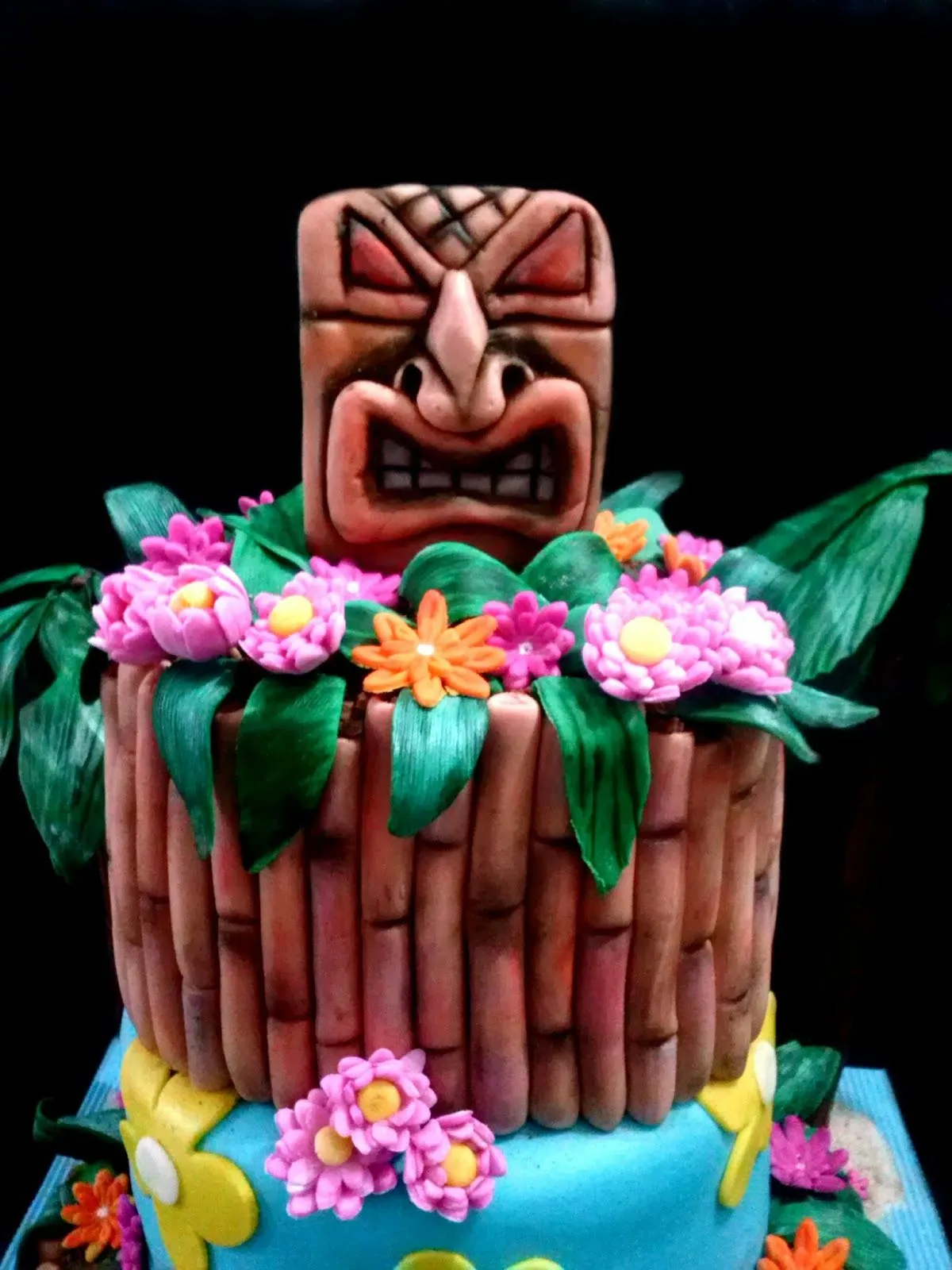 Creando en azucar: Torta Hawaiana con Totem Creando en azucar: Torta Hawaiana con Totem
