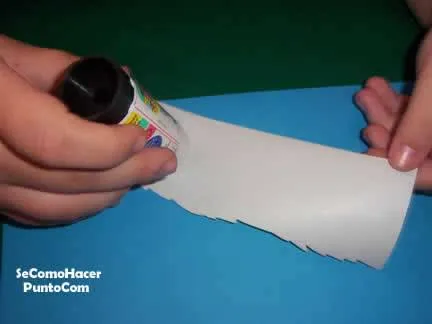Cómo crear un collage con material reciclado :: Cómo se hace un ... Cómo crear un collage con material reciclado :: Cómo se hace un ...