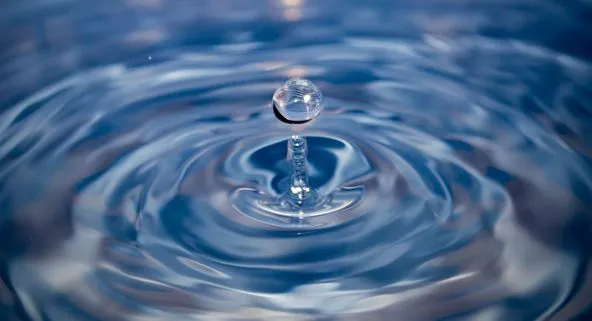 Como crear y fotografiar gotas de agua | Fotografia y Diseño Gráfico Como crear y fotografiar gotas de agua | Fotografia y Diseño Gráfico