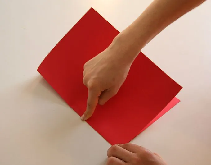 Crear un rombo rojo en 3D - Pop-up de líneas paralelas | Canson® Crear un rombo rojo en 3D - Pop-up de líneas paralelas | Canson®